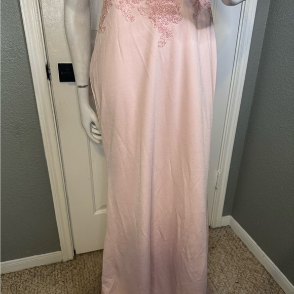 May Queen Off Shoulder Long Prom Gown Maxi Dress Size 10. - Picture 14 of 14